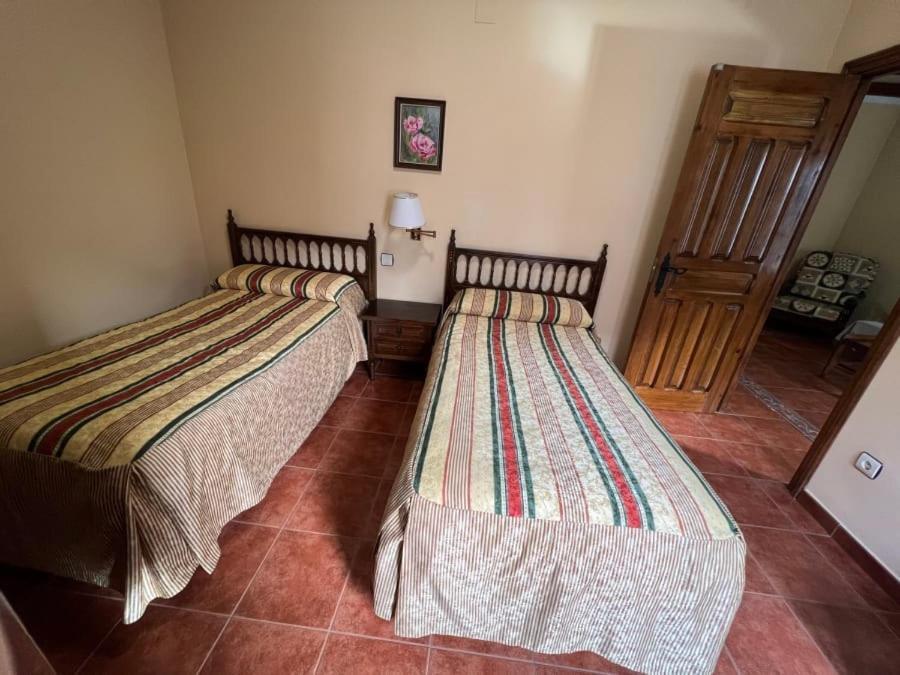 Apartamentos Turisticos La Posada オロペサ エクステリア 写真